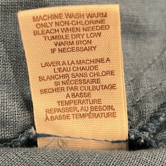 We the free teal linen blend long sleeve button down
Peasant top XS - Picture 9 of 9